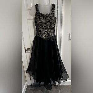 Speed Fashion Vintage 90s Black & Gold Metallic Brocade Formal Dress (Size M)